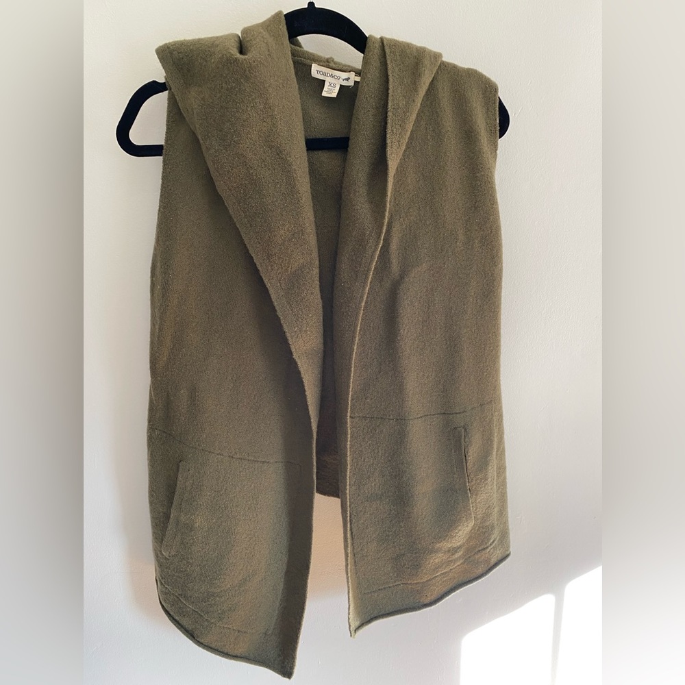 100% merino wool Toad and co hoodie vest
